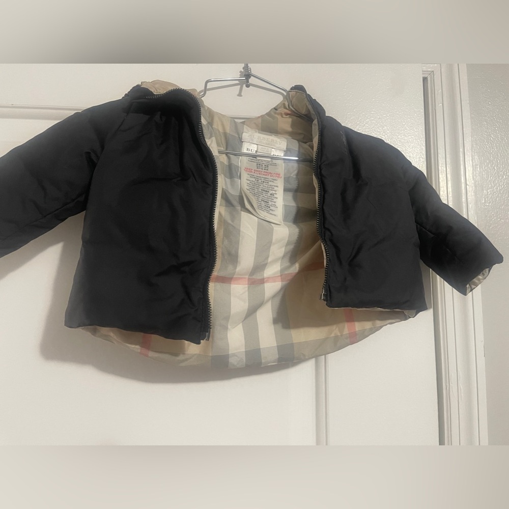 Burberry Black Puffer Jacket with Signature Check Lining